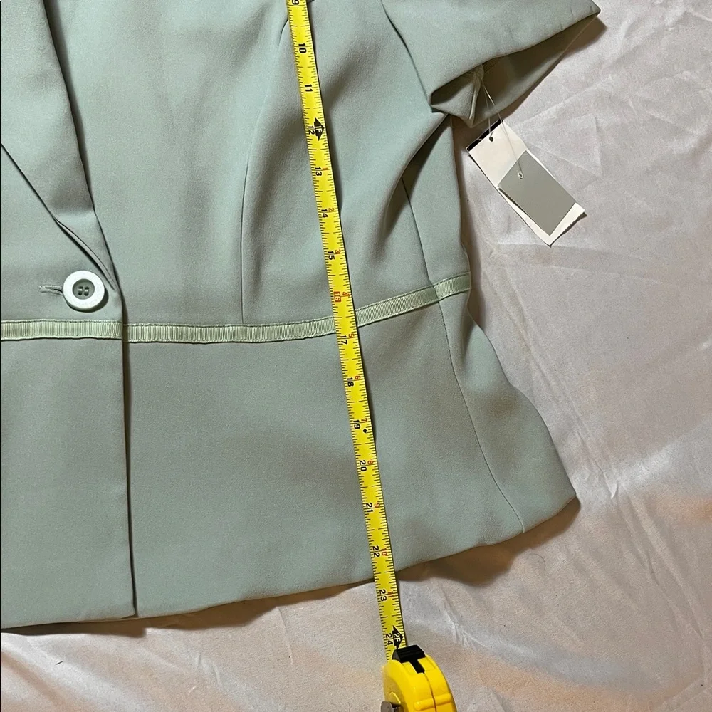 Sage Green Women's Blazer by Cachet NWT - Picture 6 of 7